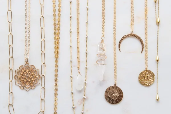 Long Necklaces: Extended Elegance, Exclusive Discounts